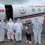 Koronavirüse yakalanan Türk vatandaşı kadın ve ailesi Bangladeş'ten yurda getirildi