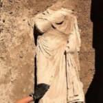 Patara’da bulunan 1900 yıllık kadın heykeli heyecan yarattı