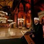 Ayasofya’da Fetih Suresi okundu