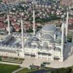 Çamlıca Camii, Cuma namazına hazırlanıyor