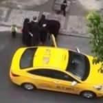 Doğum yapan kadını taksici aracından attı
