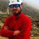 Devrilen iş makinesinin altında kalan operatör öldü
