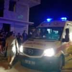Evini ateşe verip, kendini içeriye kilitledi