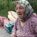 Bir anneye bu yapılır mı? Eşyalarıyla kapının önüne bıraktılar