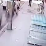 Defalarca bıçakladı dehşet anları kamerada