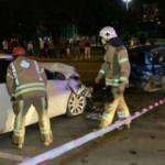 Pendik'te iki otomobil çarpıştı: 3'ü ağır 4 kişi yaralandı