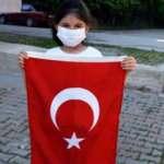 Ceren'den d&uuml;şen T&uuml;rk bayrağına &ouml;rnek davranış
