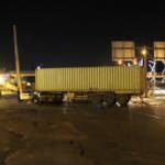 Tır şof&ouml;r&uuml; seyir halindeyken uyudu, ortalığı birbirine kattı