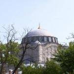 İstanbul'un iki yakasında aynı ismi taşıyan iki cami