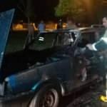 İzmir’de park halindeki araç yanarak küle döndü