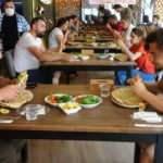 10 dakika 6,5 lahmacun yedi, TV'yi kaptı
