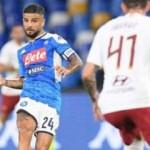 Napoli evinde Roma'yı devirdi!