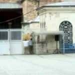 Ayasofya'da tarihi an! Tabelalar resmen kaldırıldı