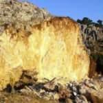 Define uğruna tonlarca kayayı parampar&ccedil;a ettiler