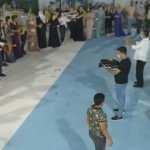 Diyarbakır'da uyarılara rağmen d&uuml;ğ&uuml;nde 70 kişi kol kola halay &ccedil;ekti