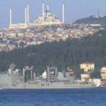 Fransız savaş gemisi İstanbul Boğazı'ndan geçti