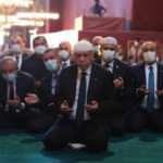 Ümmet ayağa kalktı: Türkiye tarih yazıyor, diğerleri ise tarih satıyor!