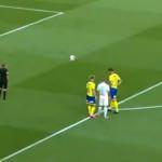 Neymar'dan şaşırtan penaltı!
