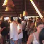Çeşme'de sahilde maskesiz ve mesafesiz eğlence!