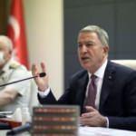 Bakan Akar, general ve amirallerle bir araya geldi