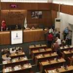 İzmir Büyükşehir meclisinde gerginlik! AK Parti Grubu salonu terk etti