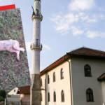Bosna Hersek'teki bir camiye çirkin saldırı! Domuz leşi bıraktılar