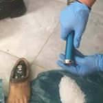 Protez bacağının i&ccedil;inden uyuşturucu &ccedil;ıktı