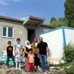 9 yıldır konteynerde yaşayan aileye, kamyon şoförü sahip çıktı