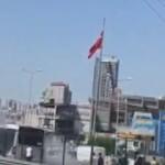 Avcılar'da metrobüs yangını, yolcular tahliye edildi