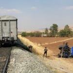 Elazığ'da trenin çarptığı traktörün sürücüsü hayatını kaybetti