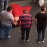 Su satan çocuğa araba çarptı, vatandaşlar seferber oldu