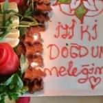 'Çiğ köfte pastası'yla doğum günü kutlaması