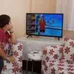 EBA TV'yi izleyemeyen çocuklara televizyon alındı