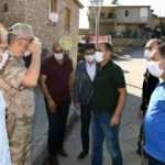 Hakkari Valisi Akbıyık, sınırda ziyaretlerde bulundu