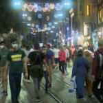 İstiklal Caddesi'nde artan vakalara rağmen yoğunluk