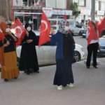 Şırnaklı anne HDP il binasına gelerek dağa kaçırılan oğlunu istedi