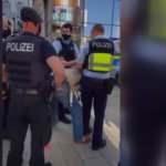 Alman polisinin görme engelli kişiye şiddet!