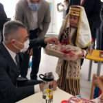 Öğrencilere ilk gün sürprizi: 40 bin paket incir dağıtıldı