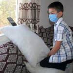 Sadece pencerenin önünde çeken internet ile EBA'ya giriyor