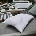 İstanbul'da milyonluk araçları doludan yorgan-yastıkla korudular