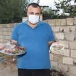 Karantinadaki ailelere kebap ikramı