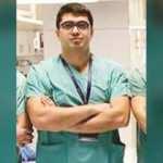 Koronavir&uuml;s&uuml; atlatan doktor ilk mesai sonrası hayatını kaybetti