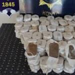 Konya'da durdurulan iki otomobilde 58 kilo esrar ele ge&ccedil;irildi: 4 g&ouml;zaltı