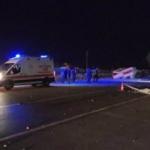 Devrilen traktörden düştü, başka bir aracın çarpmasıyla hayatını kaybetti