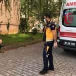 Kaldırımda uyuyan adam ekipleri harekete geçirdi