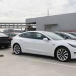 Tesla'nın Model 3 araçları Avrupa yolunda