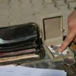 Enkazdan çıkan eşyalar Kızılay çadırında 'bir umut' bekliyor