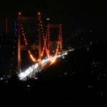 Fatih Sultan Mehmet K&ouml;pr&uuml;s&uuml; turuncu renge b&uuml;r&uuml;nd&uuml;