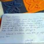 Ge&ccedil;imi i&ccedil;in &ouml;rd&uuml;ğ&uuml; patik ve battaniyeyi depremzedelere g&ouml;nderdi