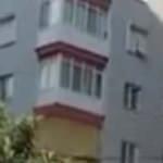 Kolonları kesilen bina ilk katın &uuml;zerine b&ouml;yle &ccedil;&ouml;kt&uuml;